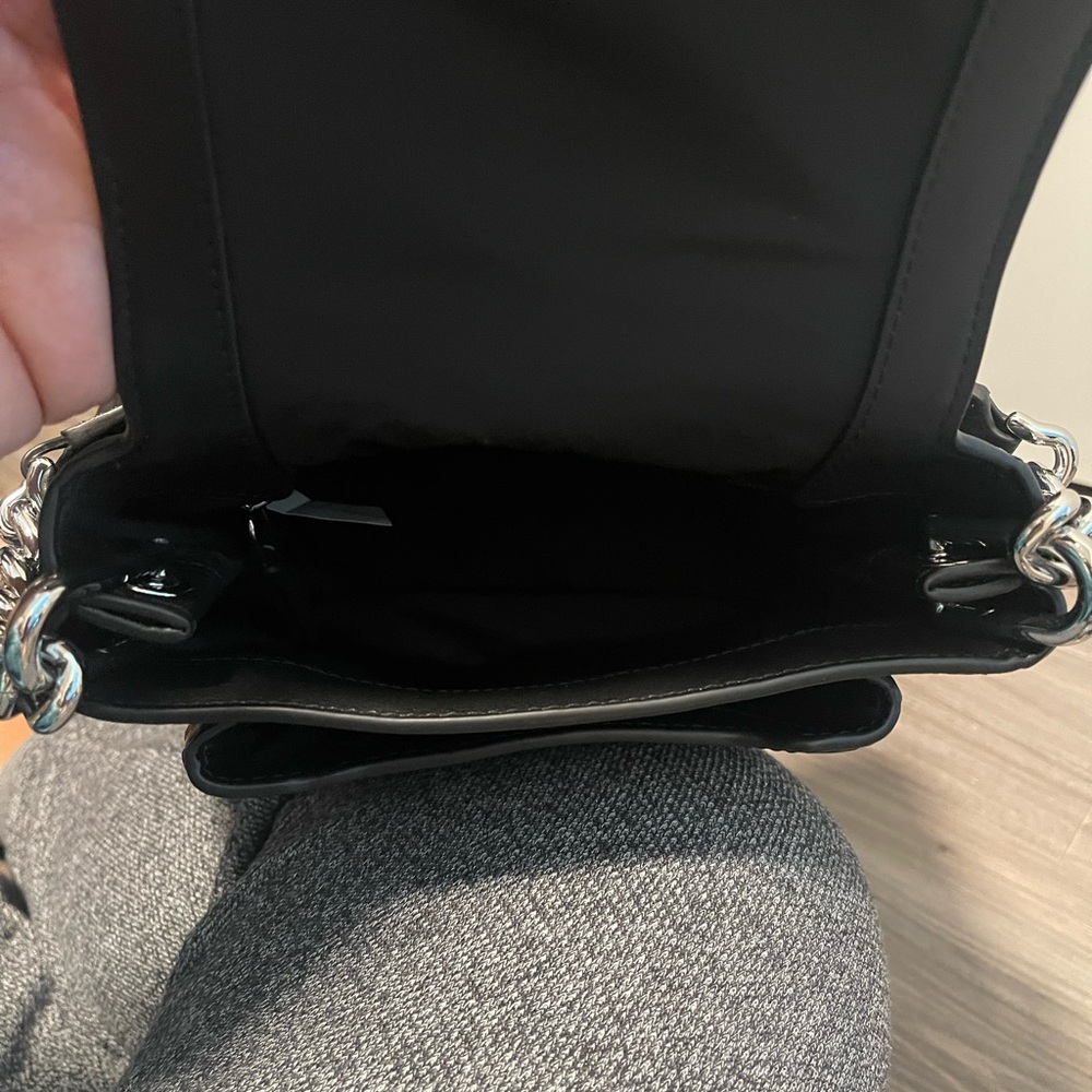 Marc Jacobs Black Leather Shoulder Bag - Picture 6 of 10